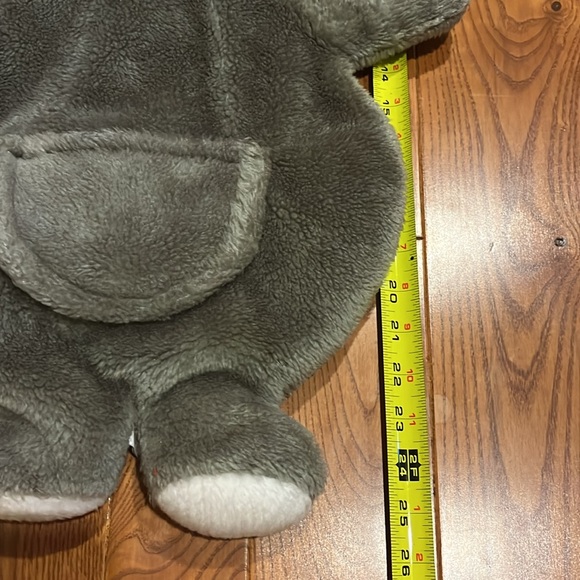 House of hull bunny with zippered back storage for pajamas/toys - Picture 8 of 9